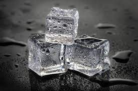 Hielo en cubo